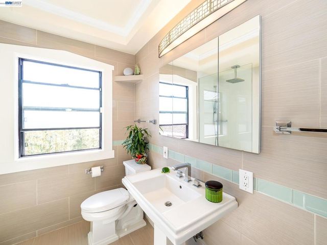 22111 Prospect St, Hayward, CA 94541