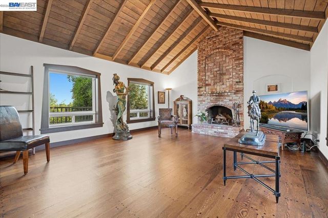 22111 Prospect St, Hayward, CA 94541