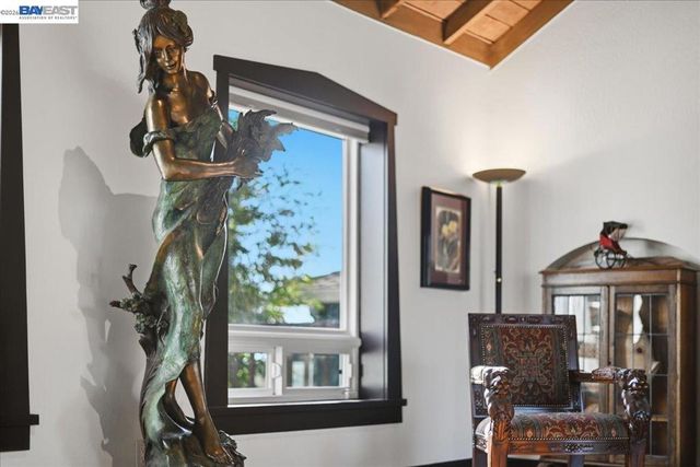 22111 Prospect St, Hayward, CA 94541