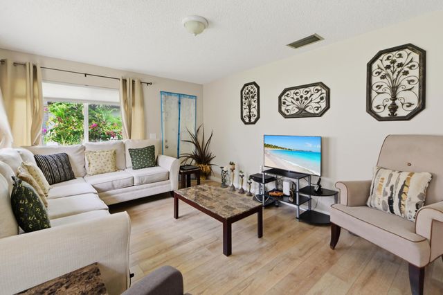 1551 SW 22nd Terrace, Deerfield Beach, FL 33442