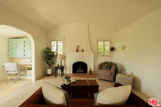 4197 York Boulevard, Los Angeles, CA 90065