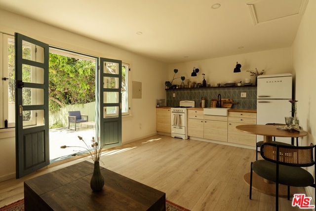 4197 York Boulevard, Los Angeles, CA 90065