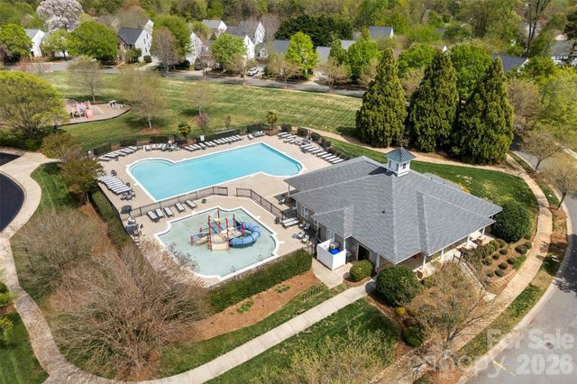 8122 Bridgegate Drive, Huntersville, NC 28078