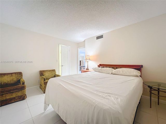 4545 Luxemburg Ct 103, Lake Worth, FL 33467