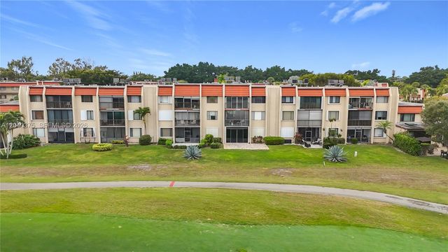 4545 Luxemburg Ct 103, Lake Worth, FL 33467