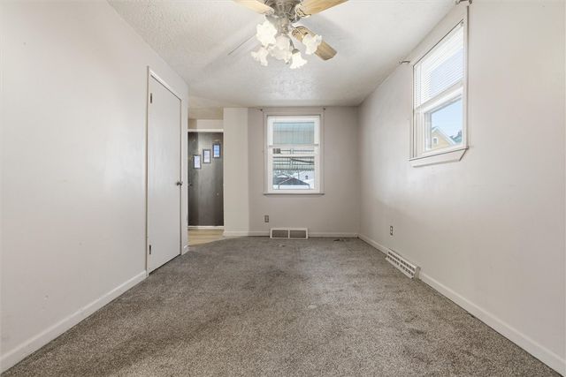 702 Mckinley Ave, East Vandergrift, PA 15629