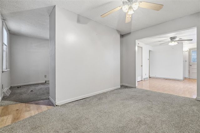 702 Mckinley Ave, East Vandergrift, PA 15629