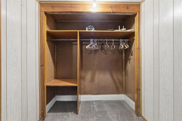 702 Mckinley Ave, East Vandergrift, PA 15629