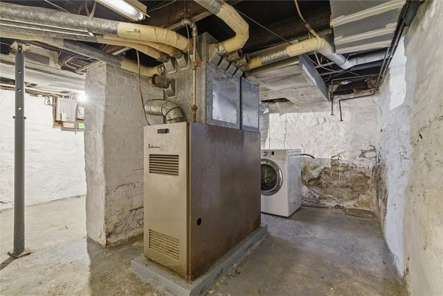 702 Mckinley Ave, East Vandergrift, PA 15629