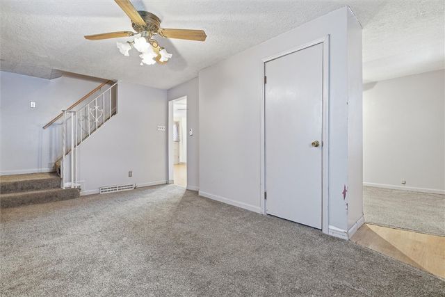 702 Mckinley Ave, East Vandergrift, PA 15629