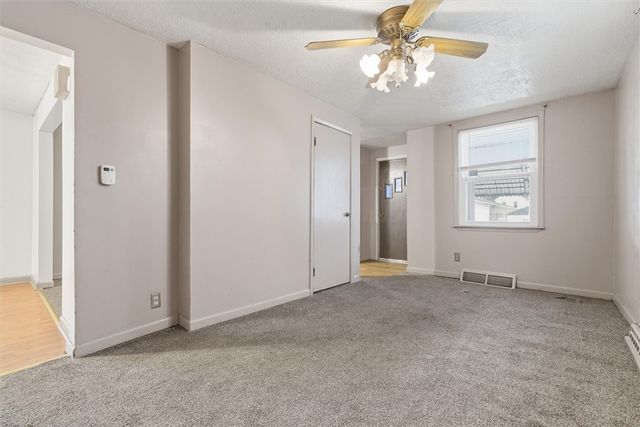 702 Mckinley Ave, East Vandergrift, PA 15629