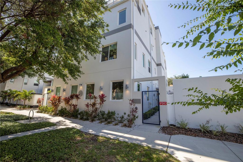 536 4TH AVENUE S 3, St Petersburg, FL 33701