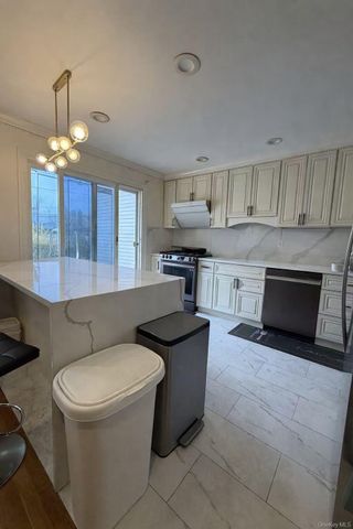 126 Radcliffe Road, Plainview, NY 11803