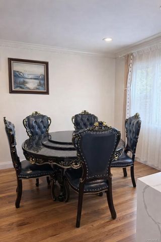 126 Radcliffe Road, Plainview, NY 11803