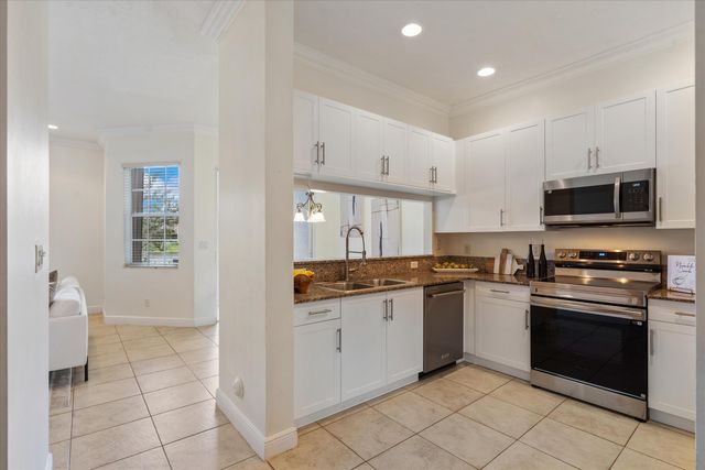 3505 Lakeside Drive, Davie, FL 33328