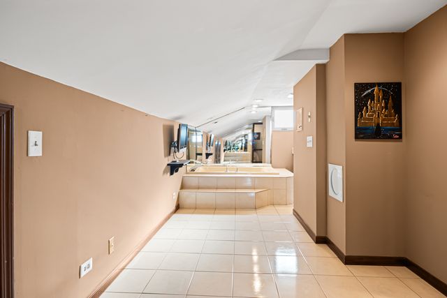 1130 N Thatcher Lane, Addison, IL 60101