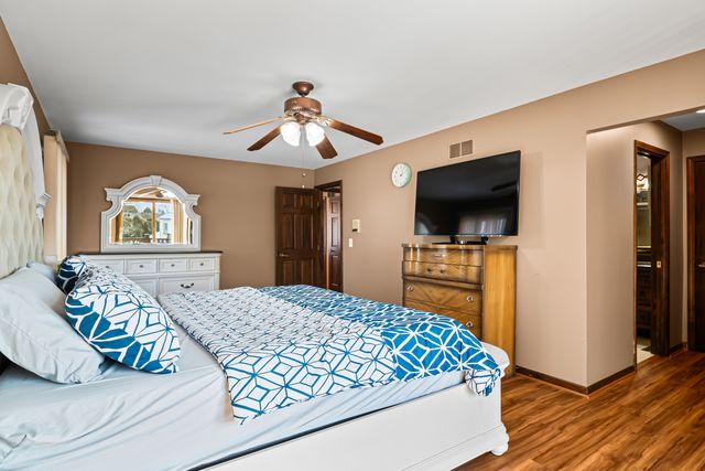 1130 N Thatcher Lane, Addison, IL 60101