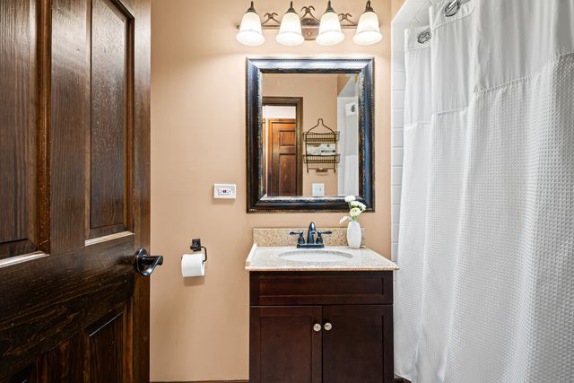 1130 N Thatcher Lane, Addison, IL 60101