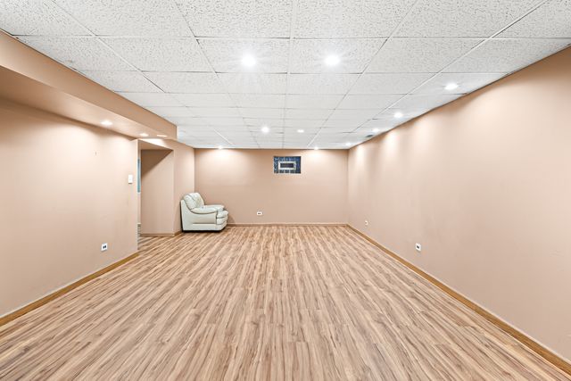 1130 N Thatcher Lane, Addison, IL 60101