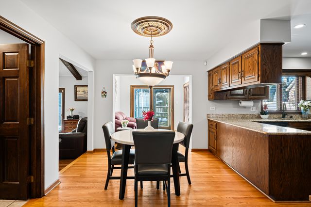 1130 N Thatcher Lane, Addison, IL 60101