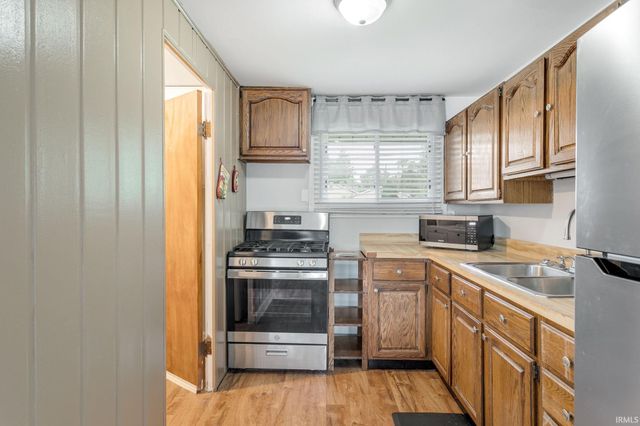 3414 Brookhurst Place, South Bend, IN 46615