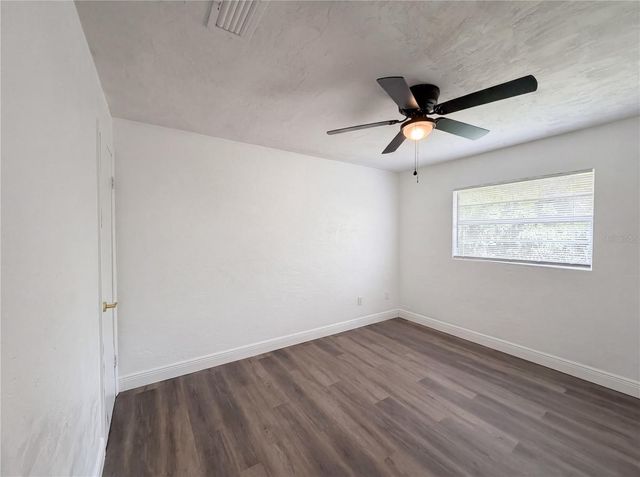 3725 NW 8TH AVENUE, Gainesville, FL 32605