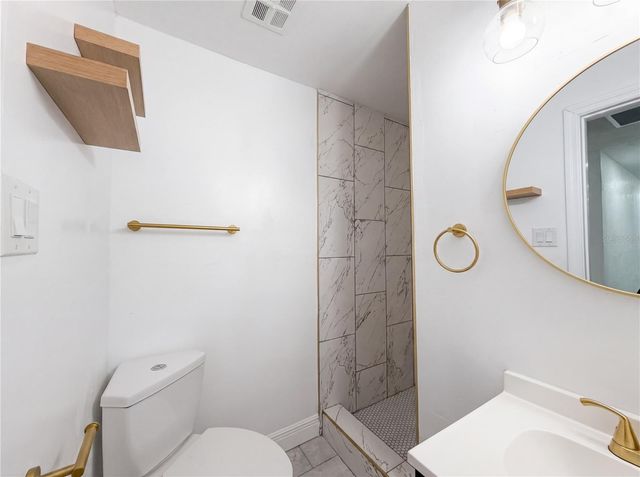 3725 NW 8TH AVENUE, Gainesville, FL 32605