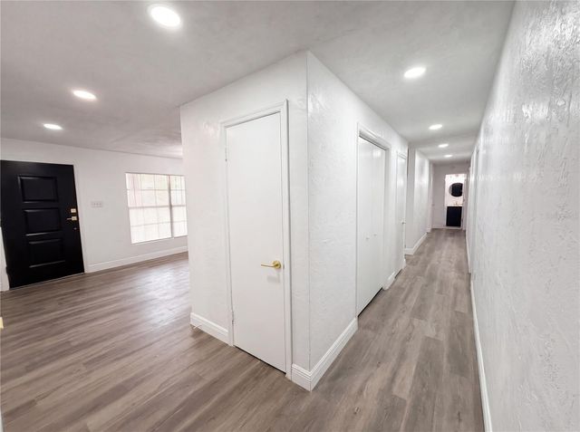 3725 NW 8TH AVENUE, Gainesville, FL 32605