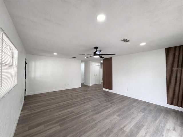 3725 NW 8TH AVENUE, Gainesville, FL 32605