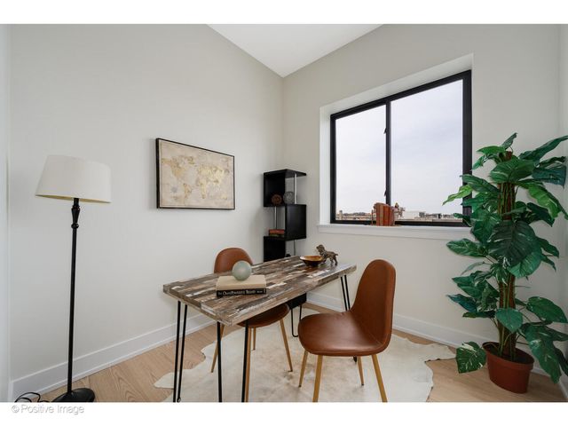 5340 N Lincoln Avenue 201, Chicago, IL 60625