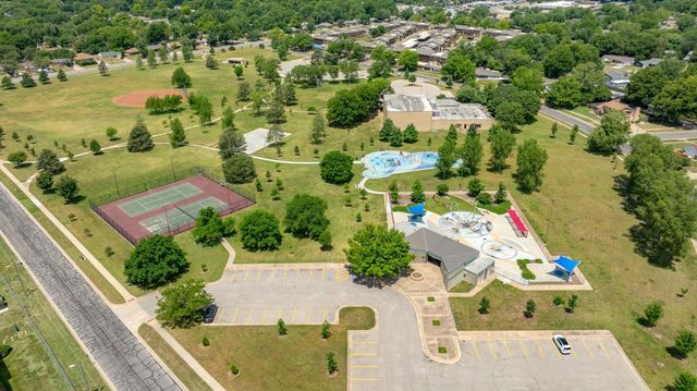 1124 S Barlow St, Wichita, KS 67207