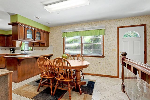 1124 S Barlow St, Wichita, KS 67207