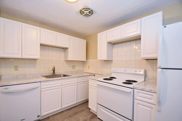 1105 Lexington St. 7-3, Waltham, MA 02452