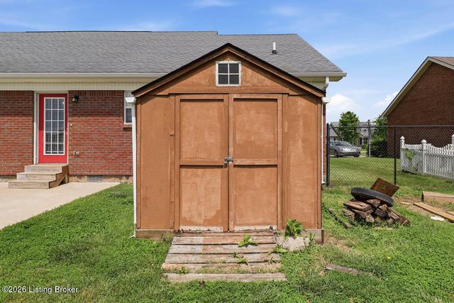 125 Eagle Feather St, Mt Washington, KY 40047