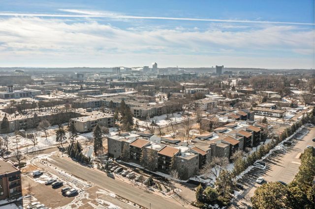 4120 Parklawn Avenue 120, Edina, MN 55435