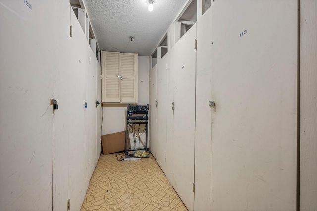 4120 Parklawn Avenue 120, Edina, MN 55435