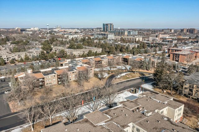 4120 Parklawn Avenue 120, Edina, MN 55435