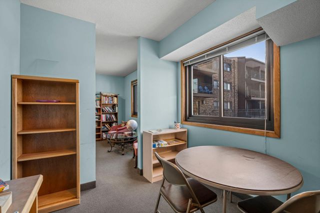 4120 Parklawn Avenue 120, Edina, MN 55435