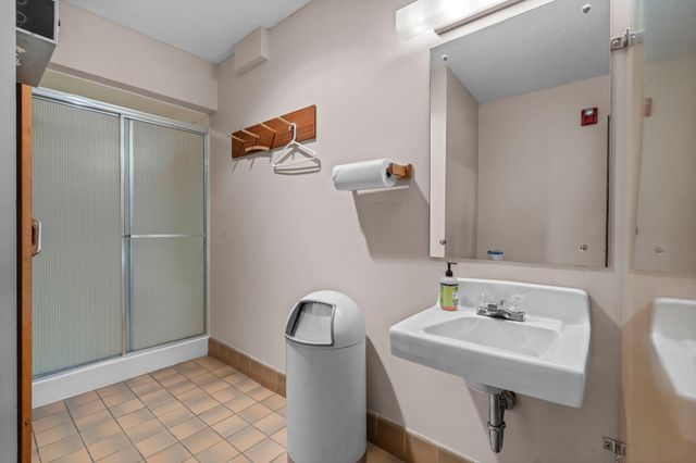 4120 Parklawn Avenue 120, Edina, MN 55435