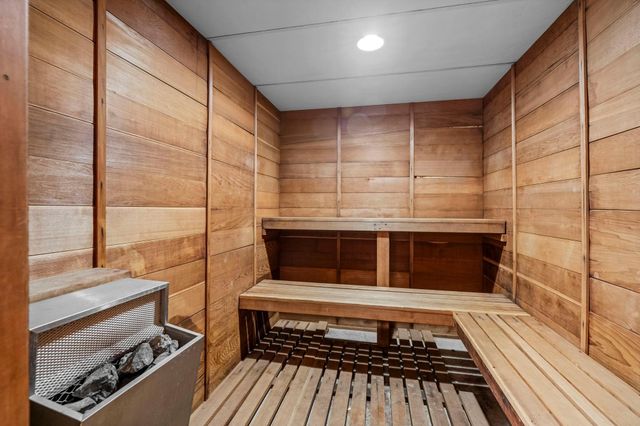 4120 Parklawn Avenue 120, Edina, MN 55435