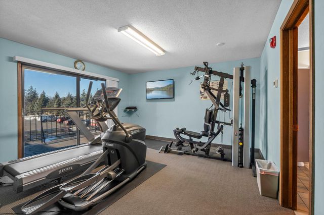 4120 Parklawn Avenue 120, Edina, MN 55435