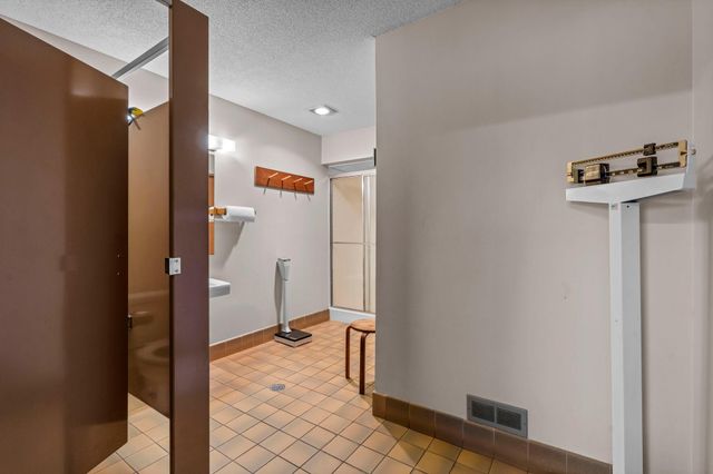 4120 Parklawn Avenue 120, Edina, MN 55435