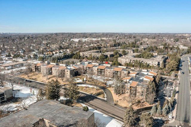 4120 Parklawn Avenue 120, Edina, MN 55435