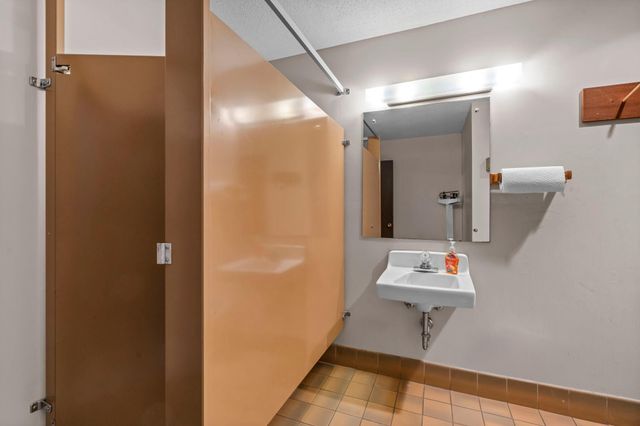 4120 Parklawn Avenue 120, Edina, MN 55435