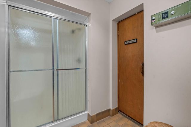 4120 Parklawn Avenue 120, Edina, MN 55435