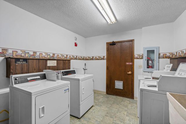 4120 Parklawn Avenue 120, Edina, MN 55435