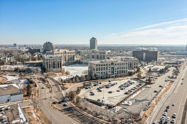 4120 Parklawn Avenue 120, Edina, MN 55435