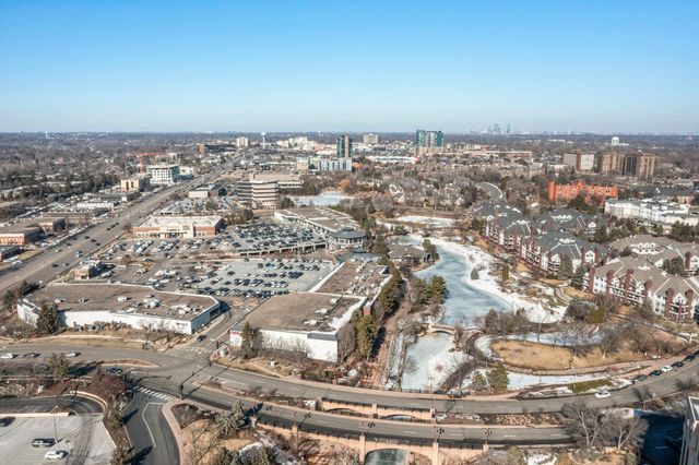 4120 Parklawn Avenue 120, Edina, MN 55435