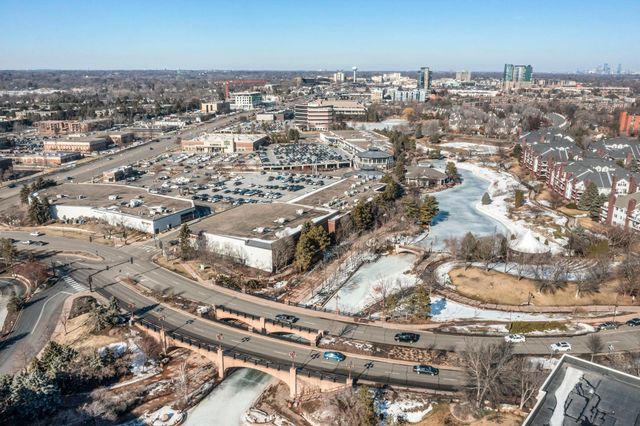 4120 Parklawn Avenue 120, Edina, MN 55435