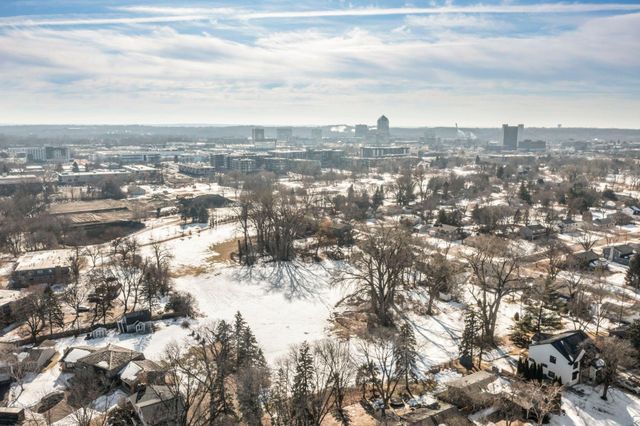 4120 Parklawn Avenue 120, Edina, MN 55435